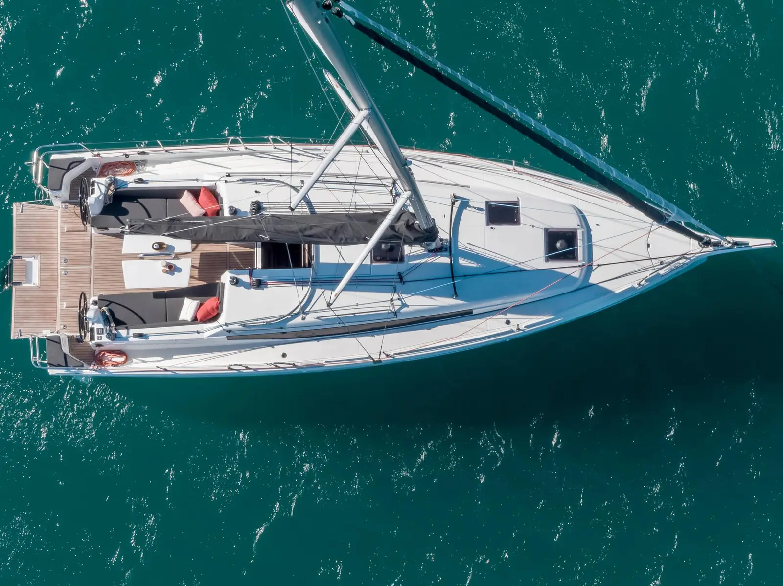 DERMINICA, Sun Odyssey 380