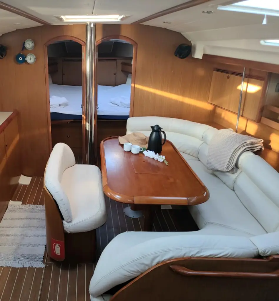 Nala, Interior image