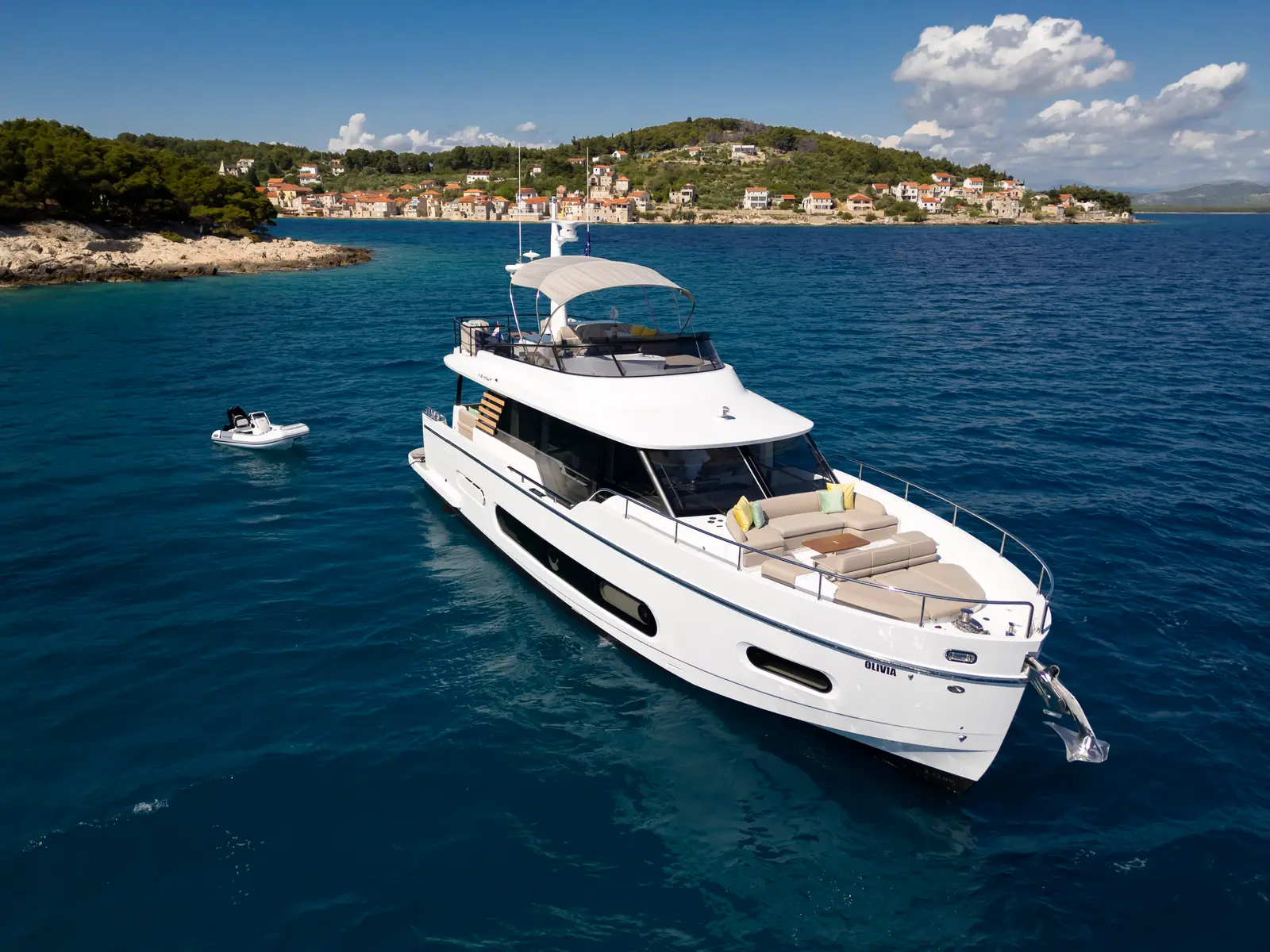 Olivia, Main image