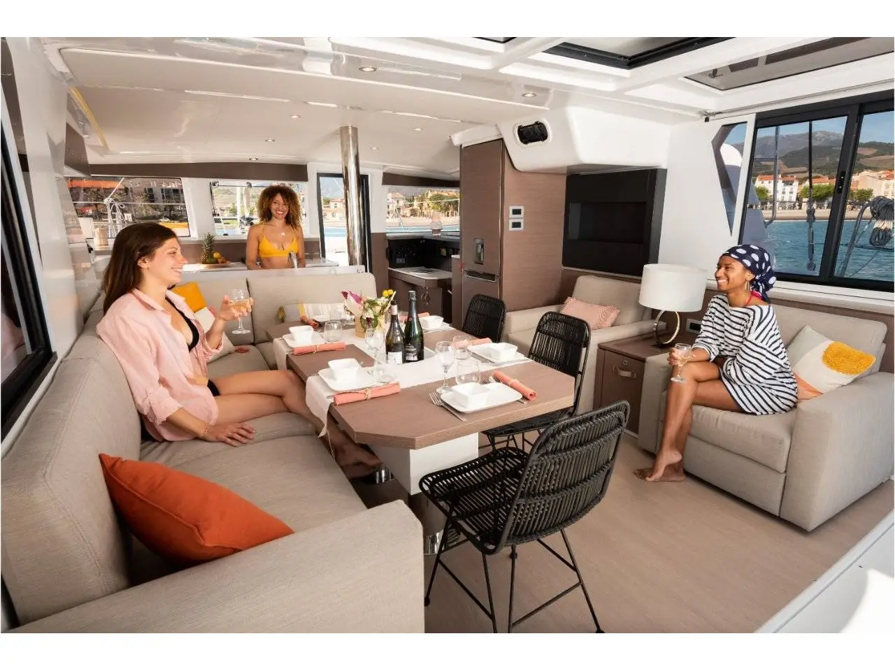 Silver IX, Interior image