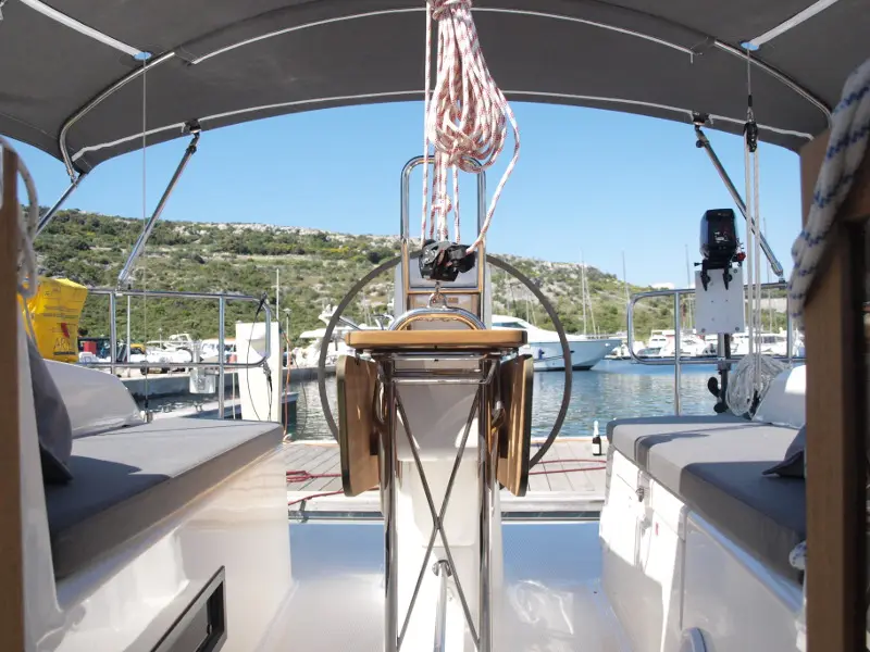 Sea Lion, exterior