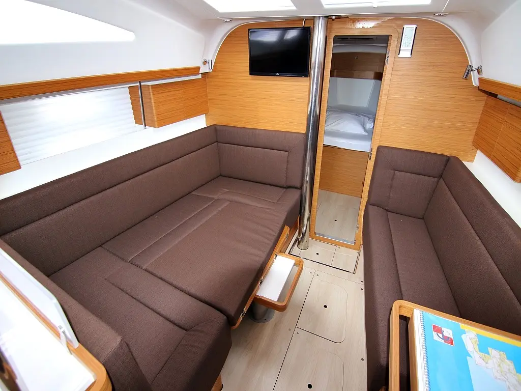 LYRA, Interior image