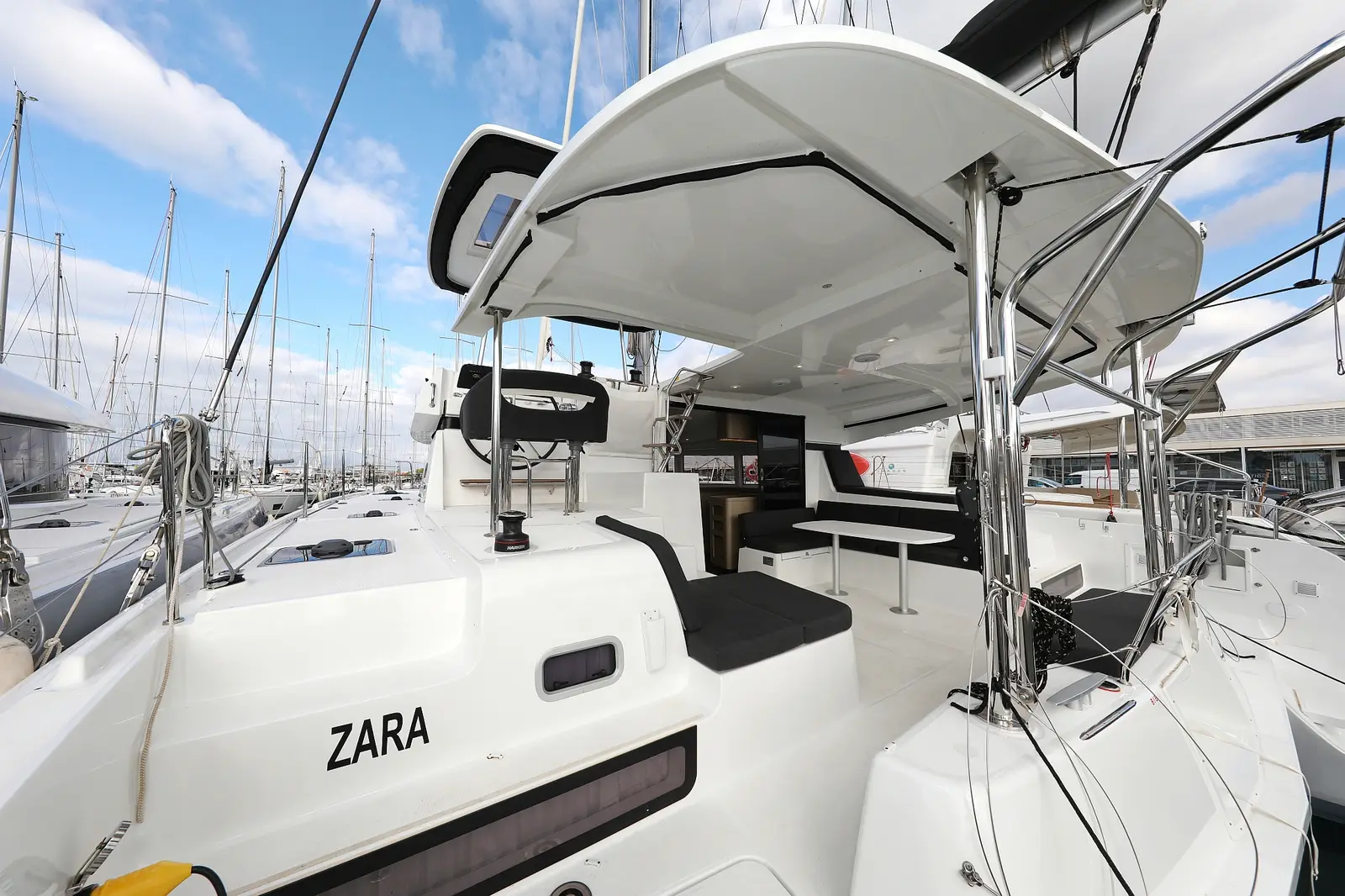 ZARA, photograph 47