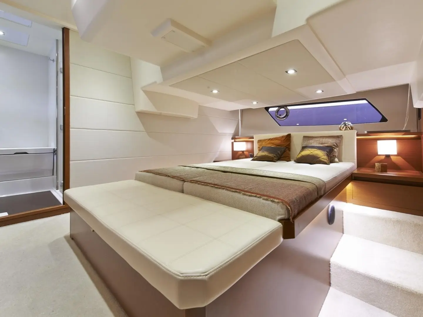 Beni, Interior image
