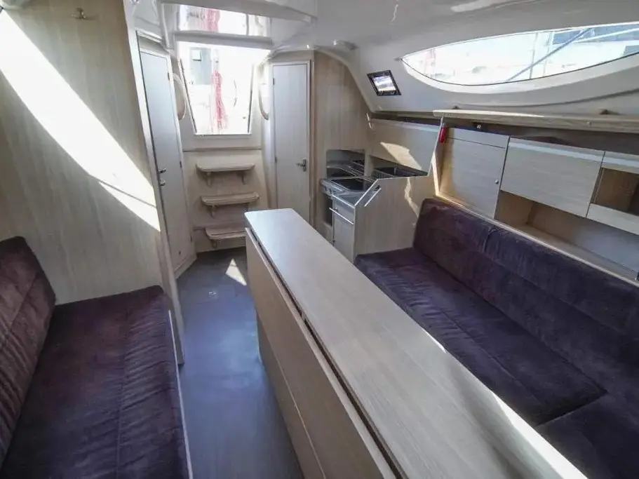Zatoka Swin, Interior image