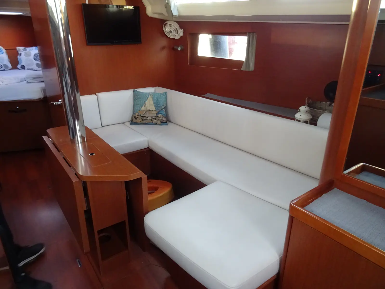 Ariadne, Interior