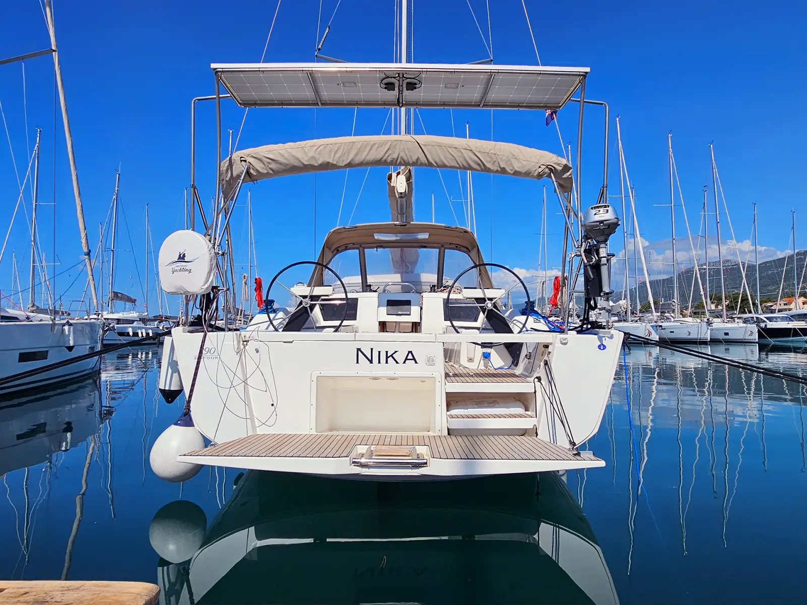 Nika, Main image