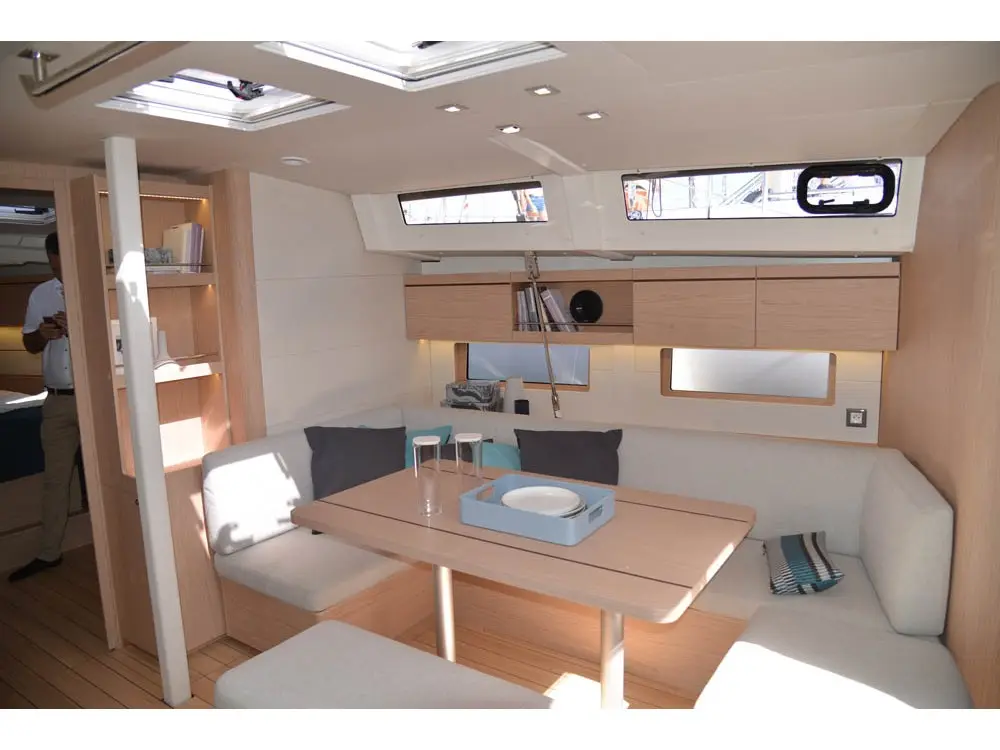 Kallisti, Interior image