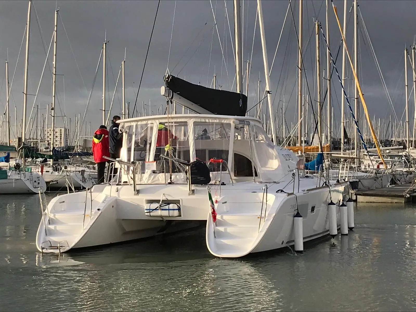 Naos, Lagoon 380