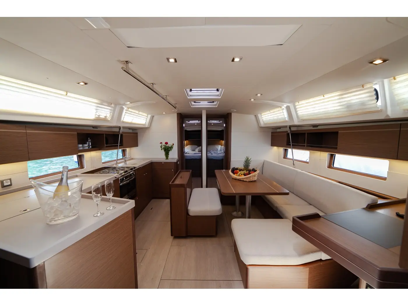 Sail Delta, Interior image