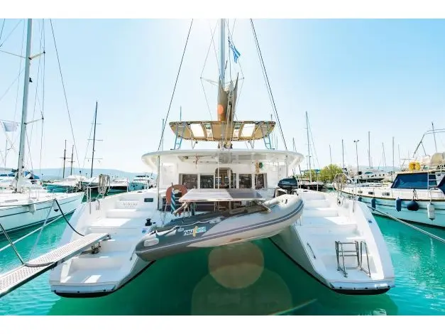 Athina (Pax 12), Main image