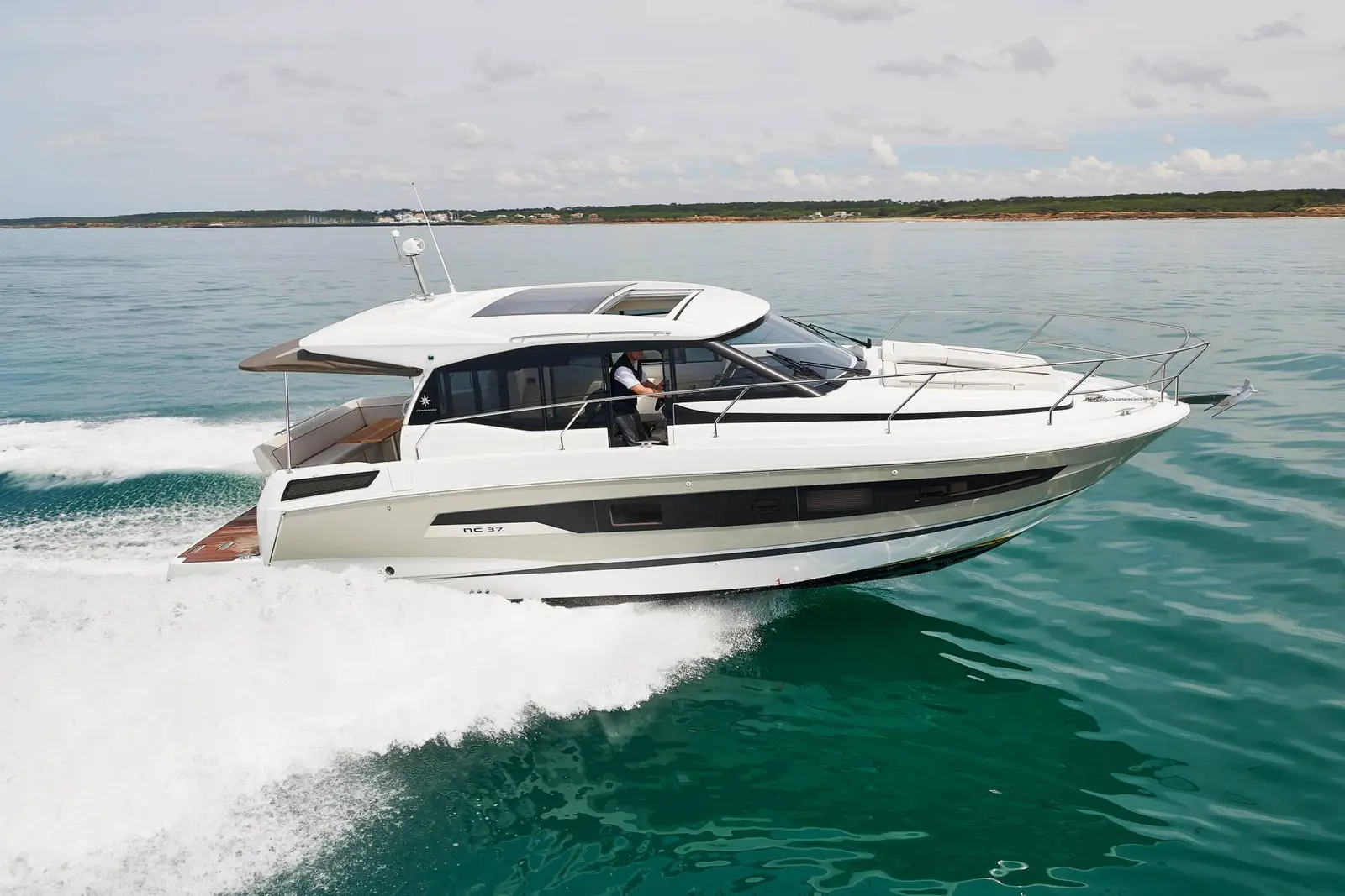 Black Pearl, photograph 11