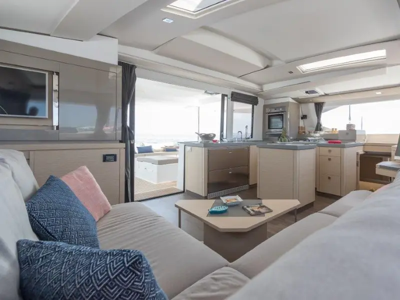 HERMES, Interior image