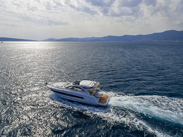 Jeanneau Leader 36, Main image