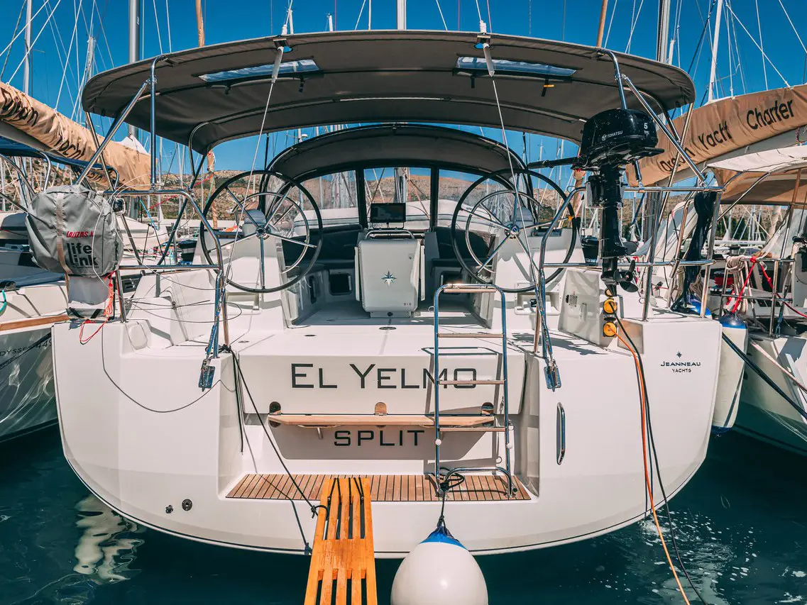 El Yelmo, Main image