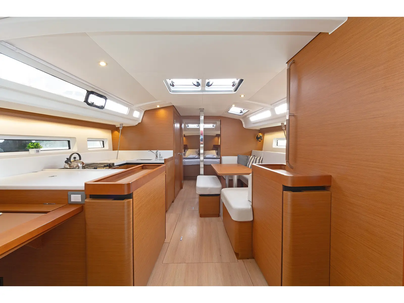 Jolly Roger, Interior image
