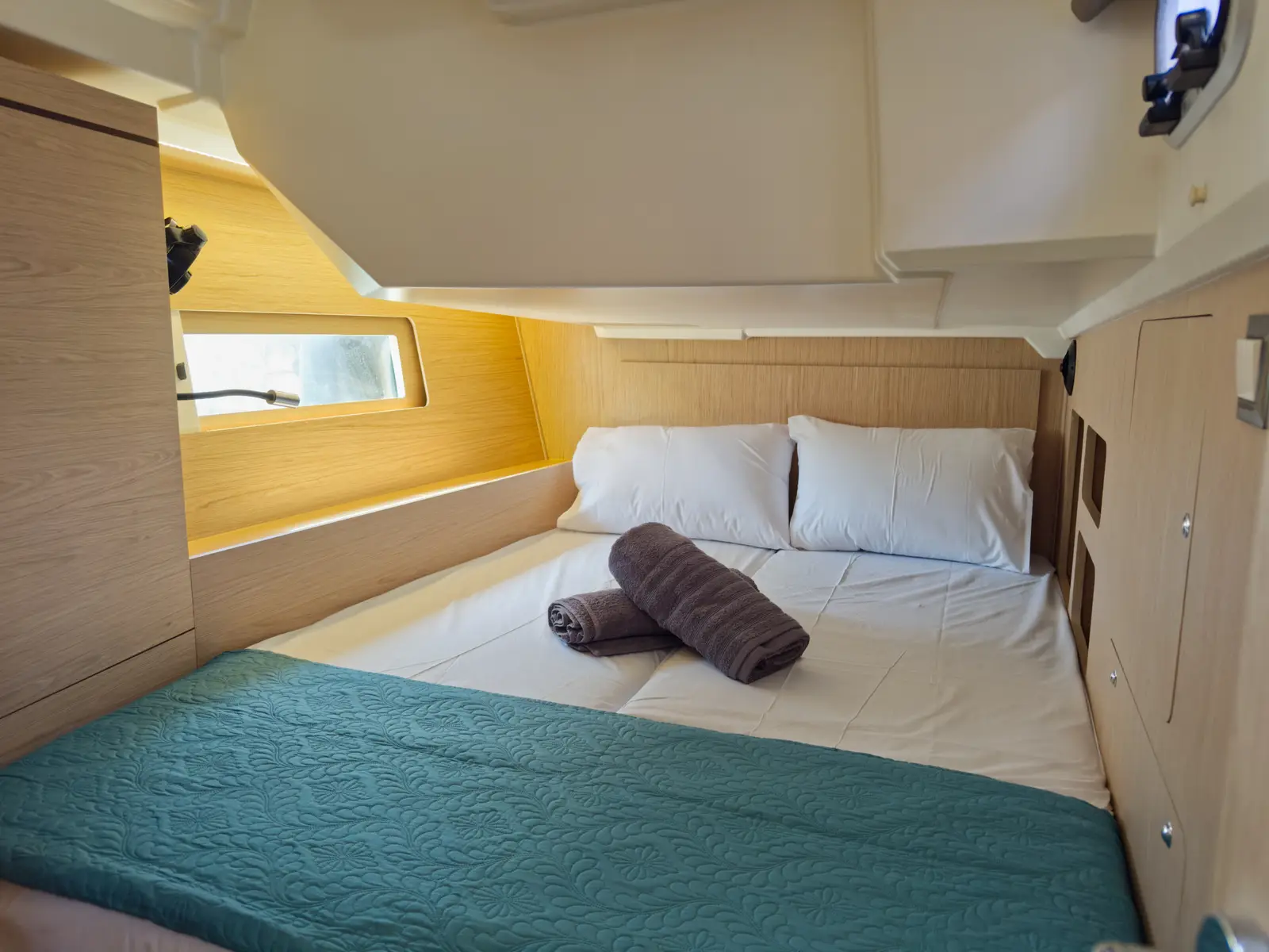 Sail Away (Refit 2025 - A/C - Electric Heads), photograph 23