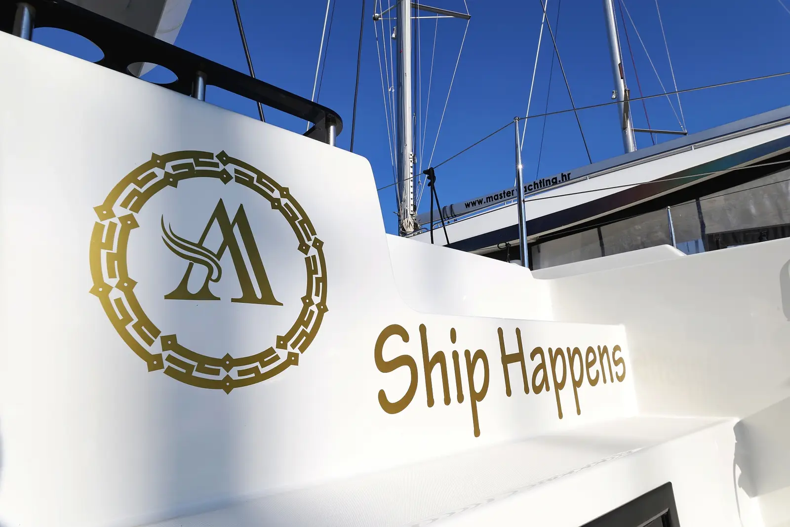 SHIP HAPPENS, photograph 38