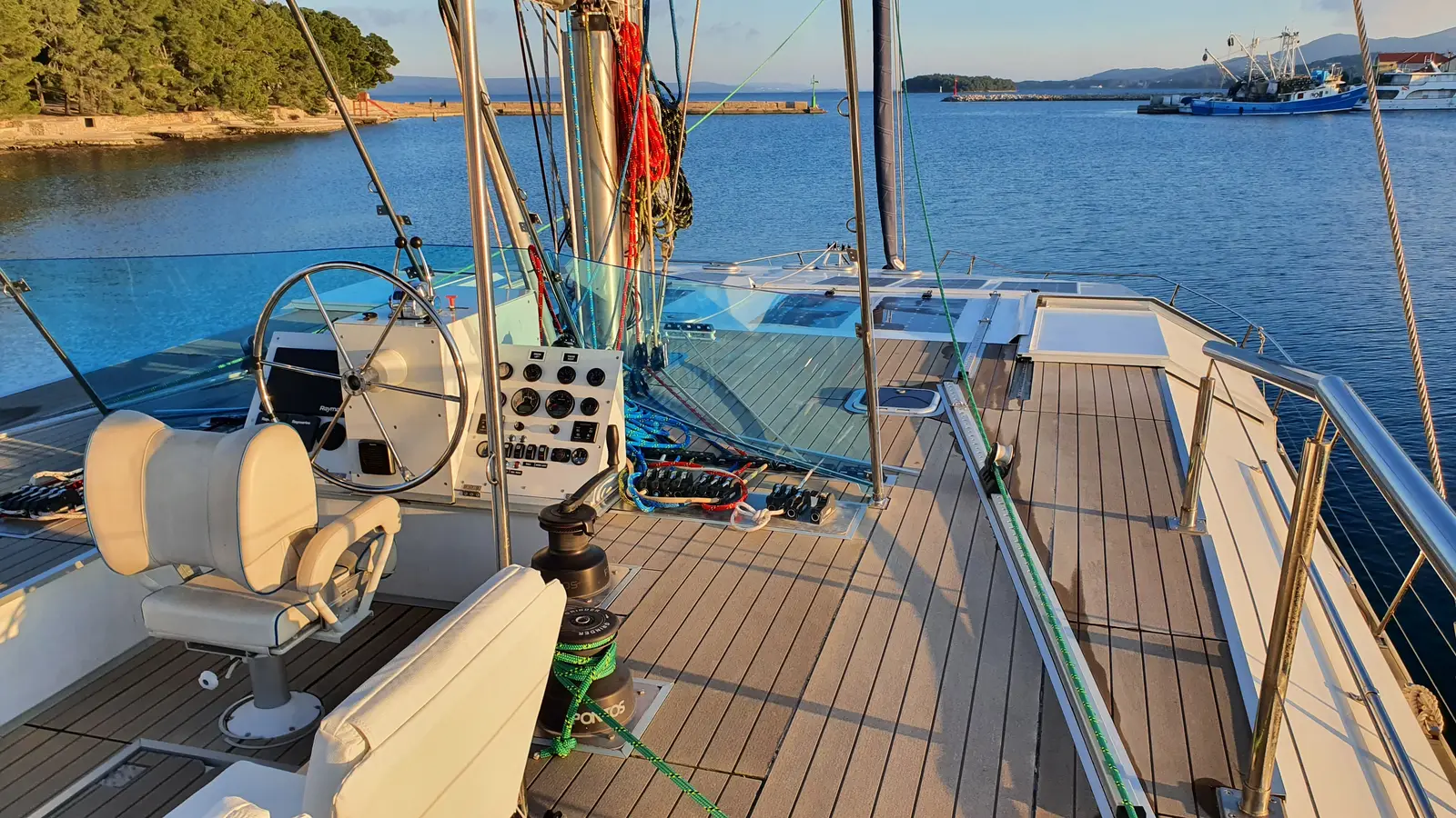 UPWIND 50, photograph 19