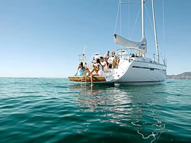 Captain John, foto 2