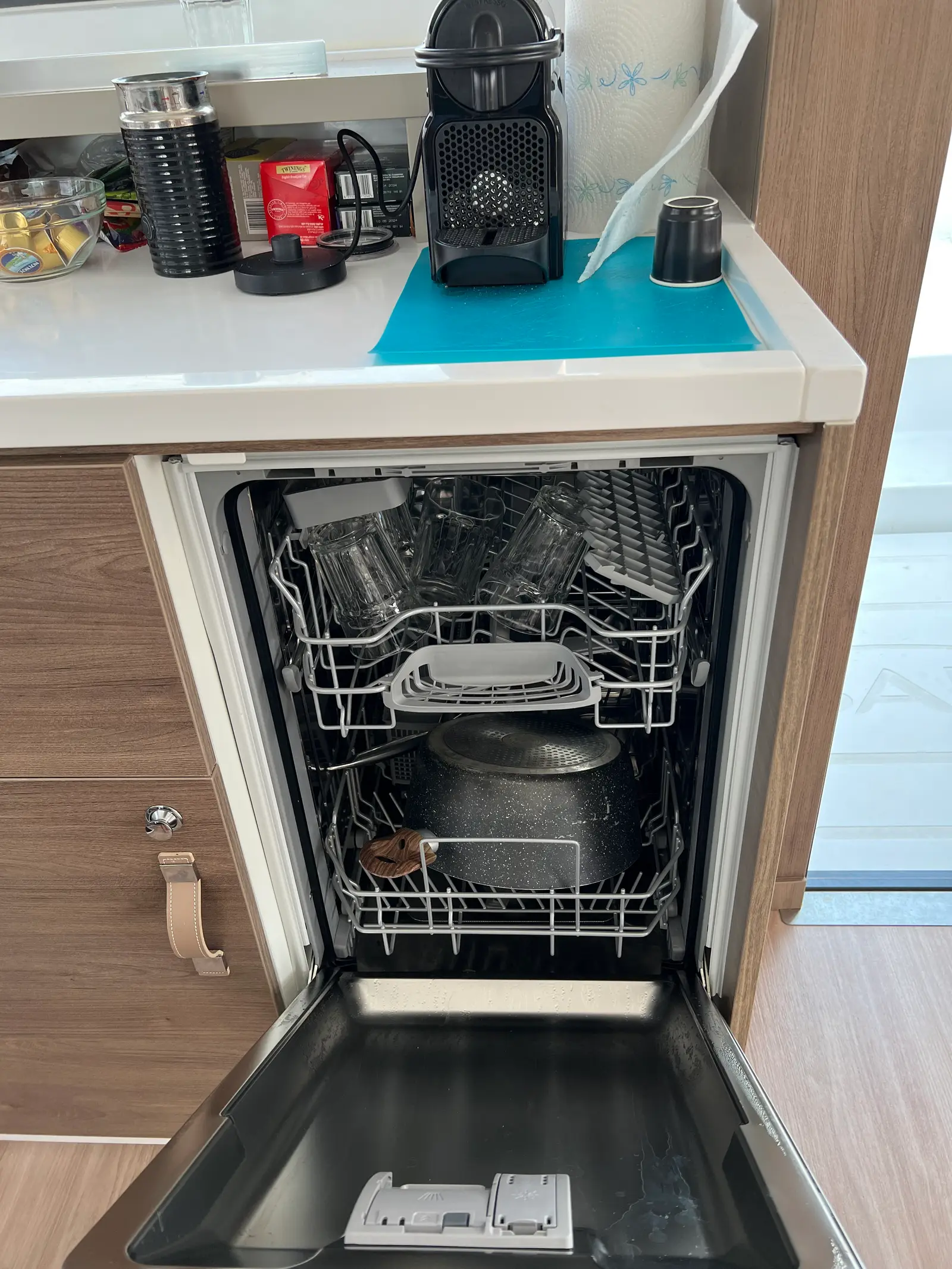 Star Velvet (A/C, Generator, Water Maker, dishwasher), photograph 14