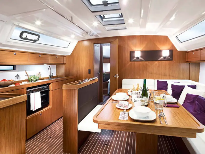 Sputnik, Interior image