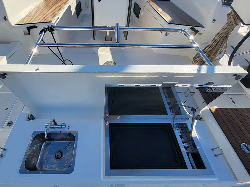 Adelante, Dufour 470
