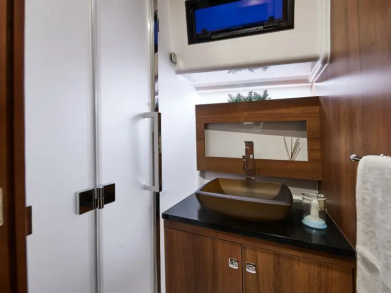 ELEGANCE FLYBRIDGE, Foto 2