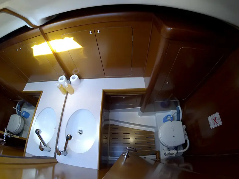 Kety, Bathrooom
