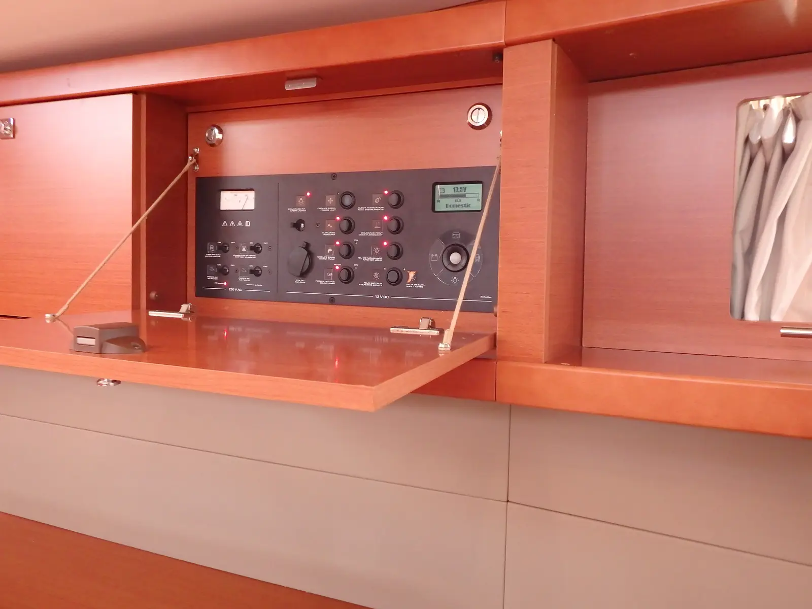 Oceanis 48, foto 11