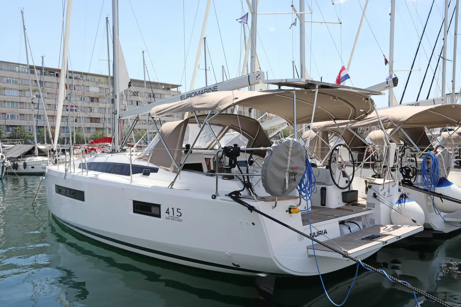 Nuria, Sun Odyssey 415