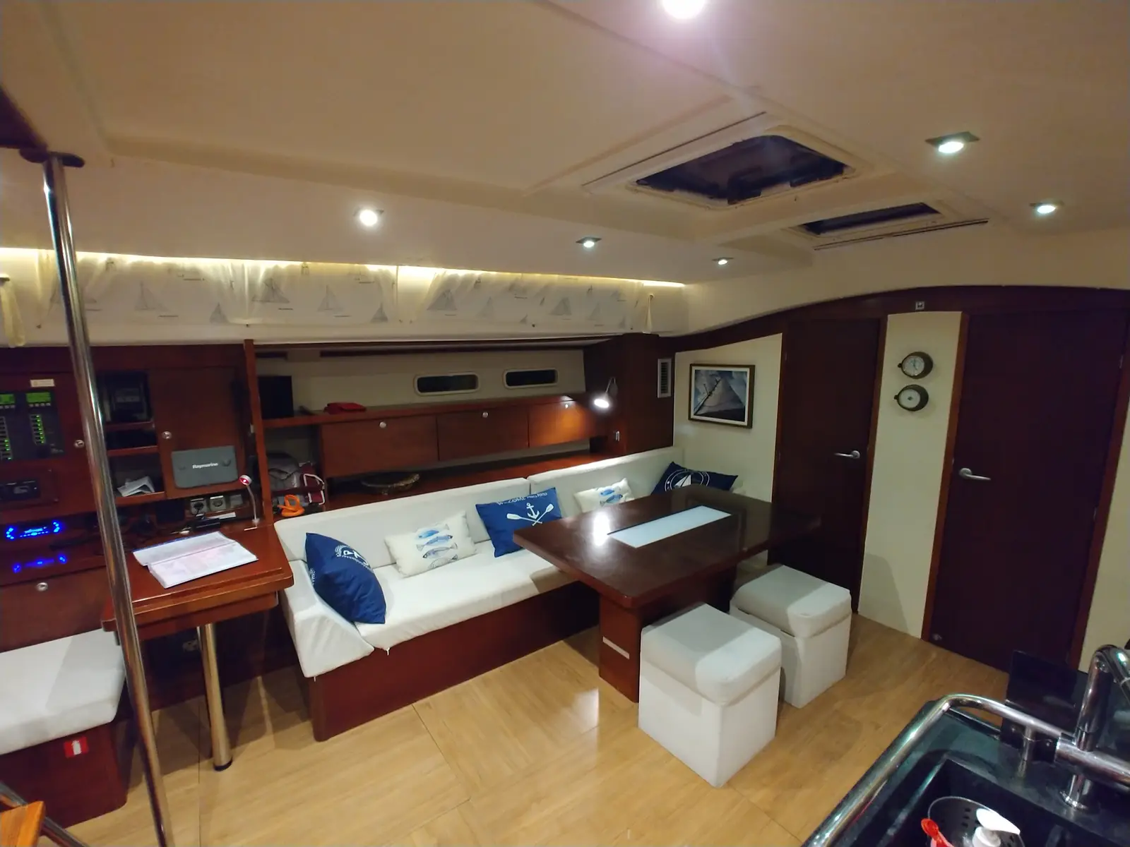 Premium, photograph 47