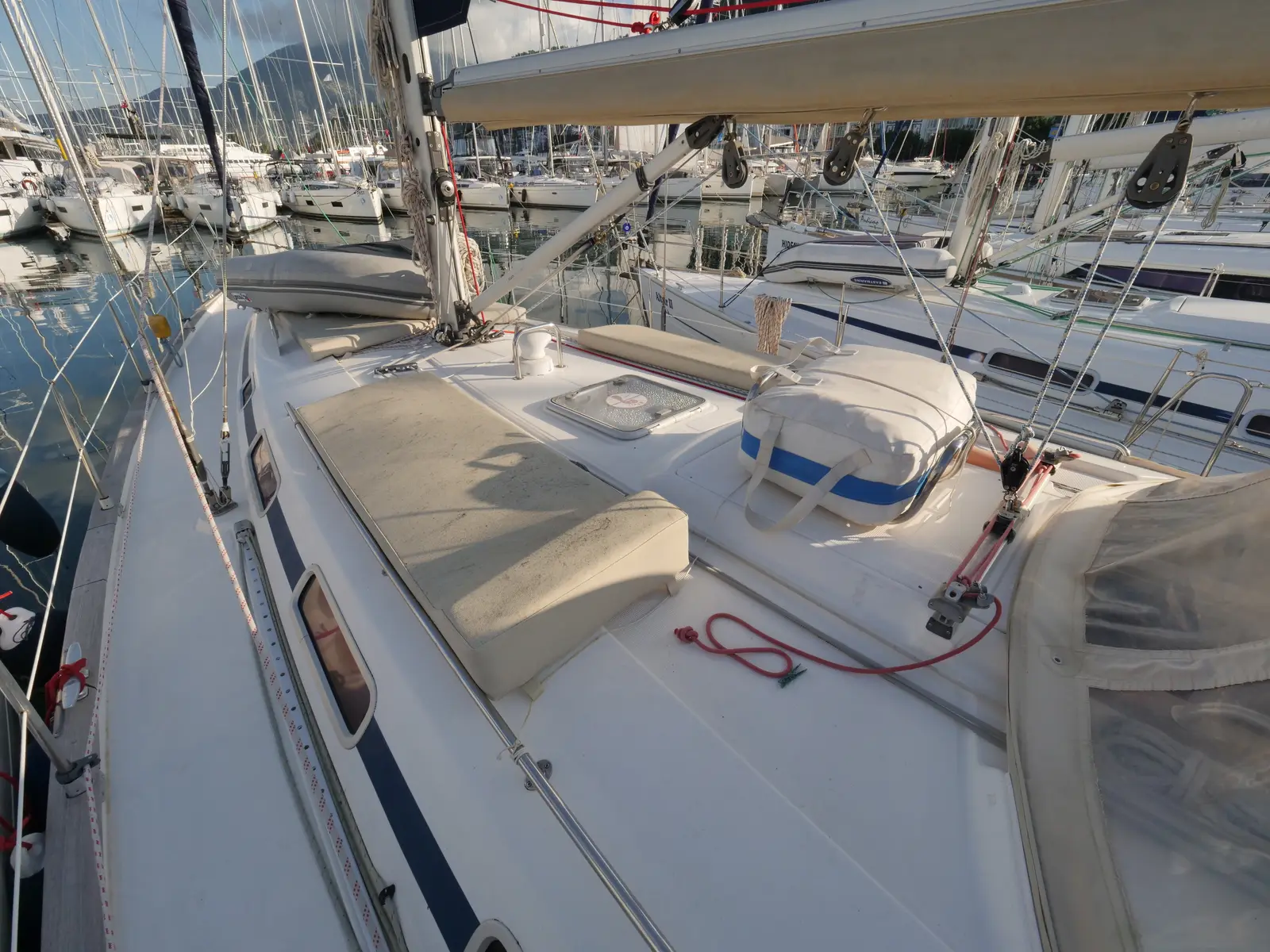 Velero, photograph 9
