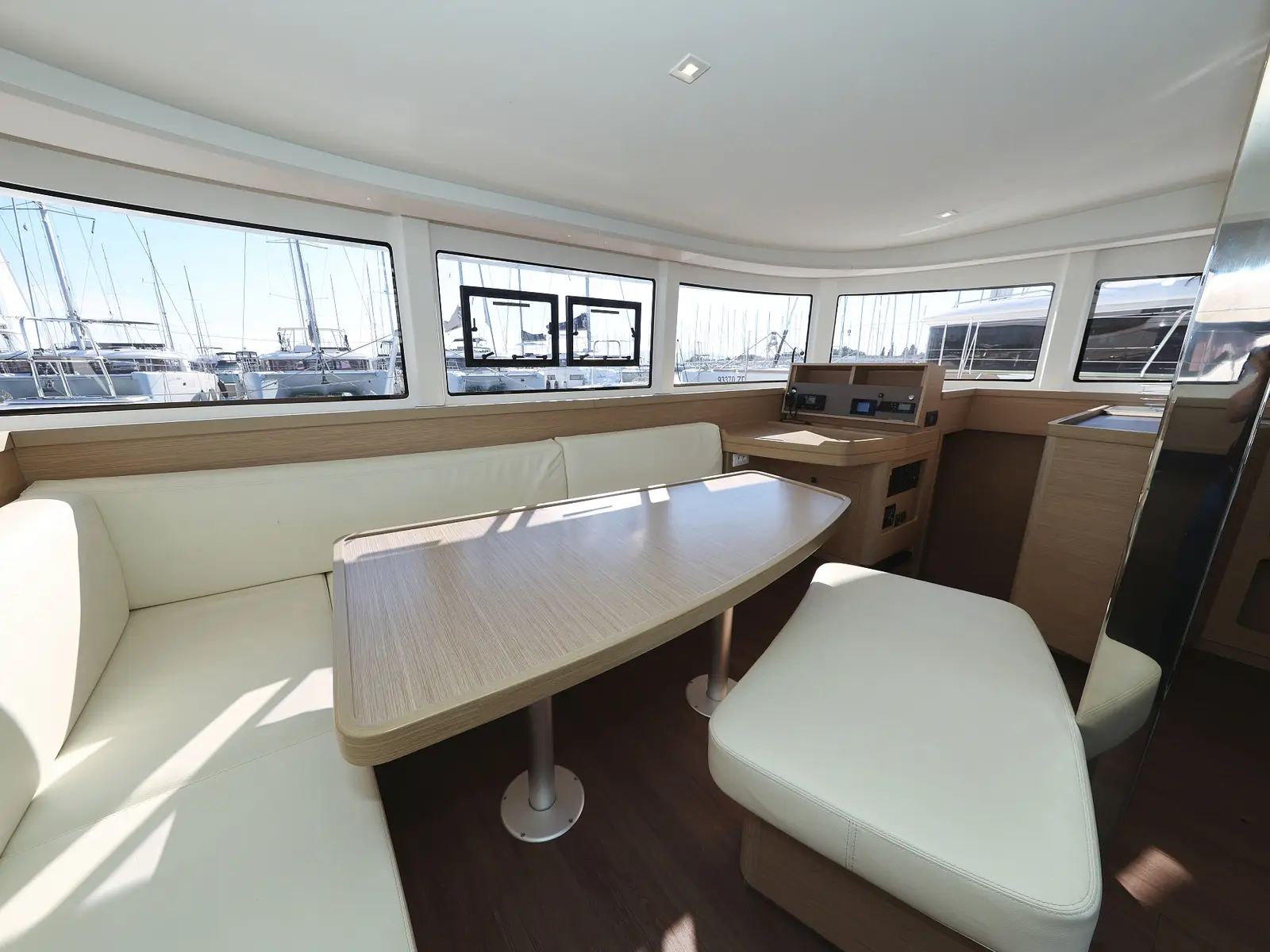 DEAR JOHN, Interior image