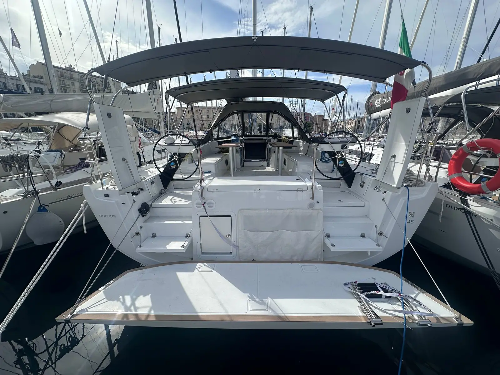 Kalypso, Main image