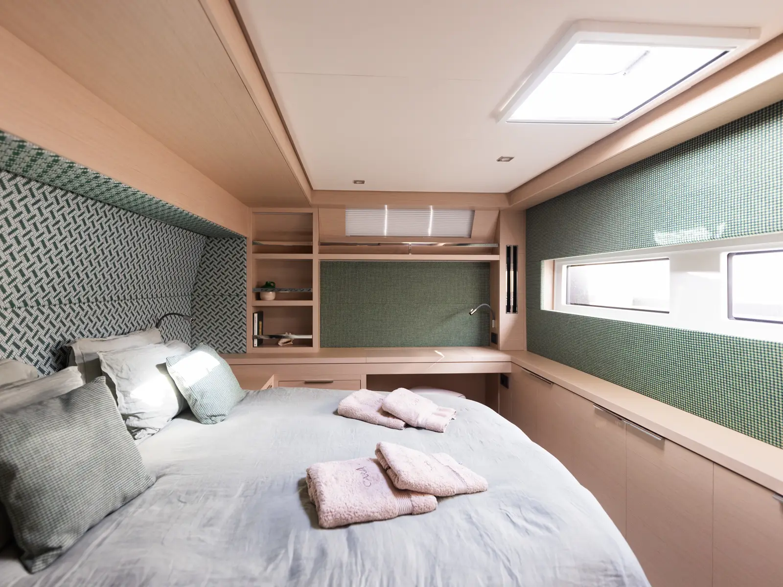 CARA, Interior image