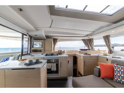 Premium, Interior image
