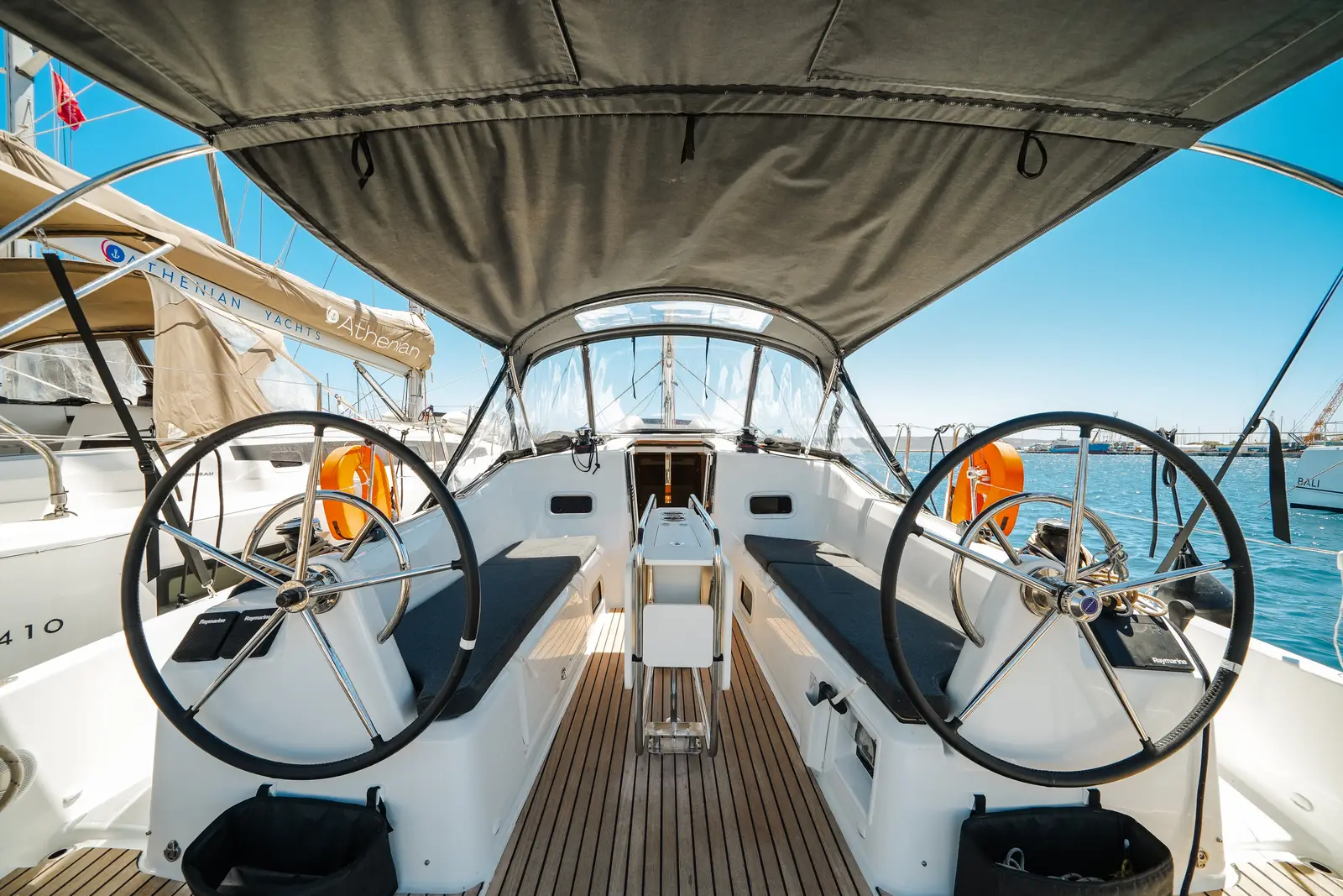 NorthWind 35, photograph 7