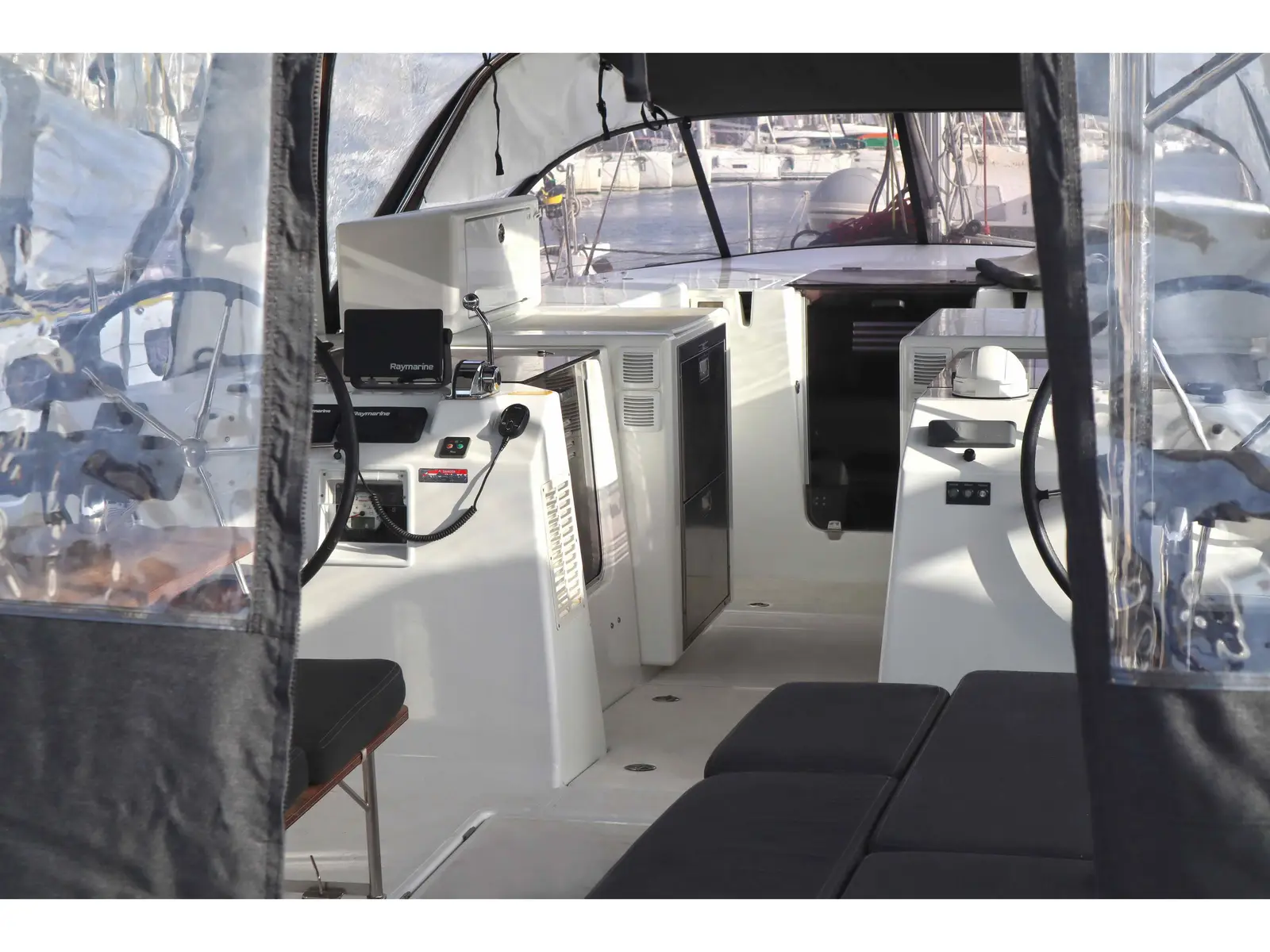 SOLARIS, Interior image