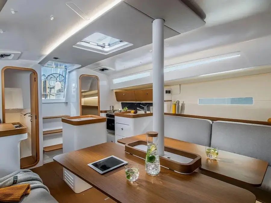 Tiamat, Interior image