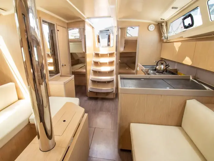 Kos 41.5, Interior image