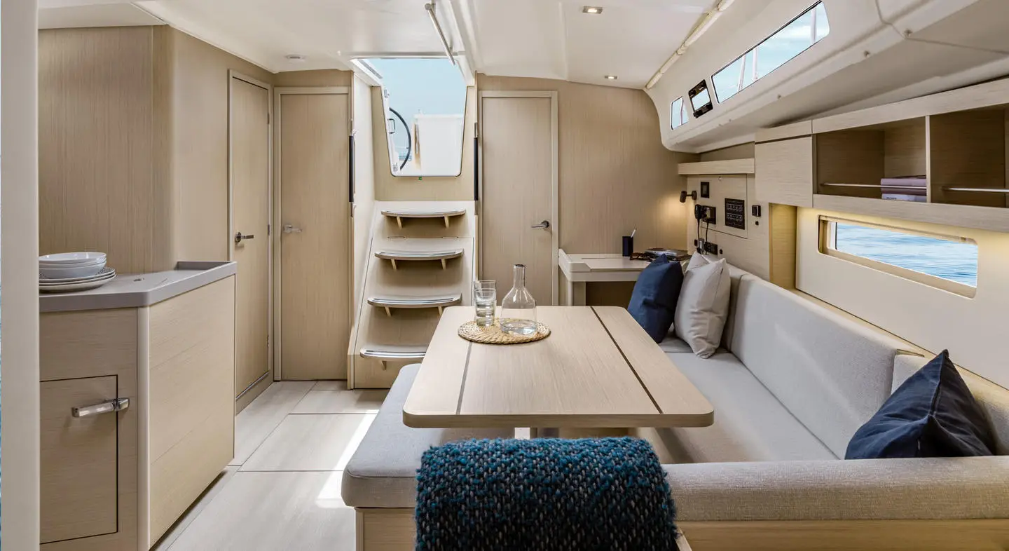 Fearless D, Interior Image
