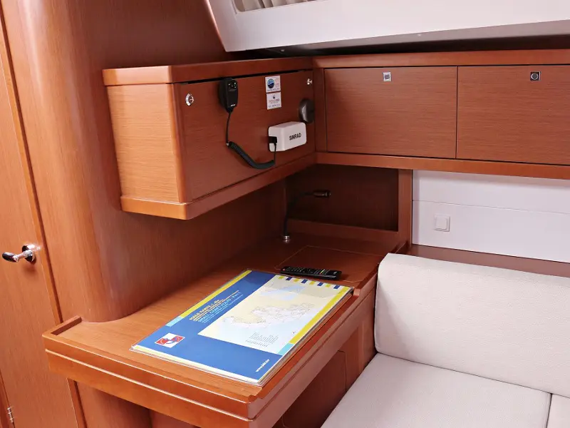 FILOMENA, Interior images