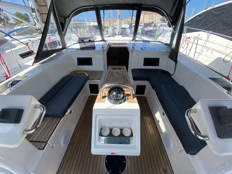 ALMA LIBRE VIII, photograph 4