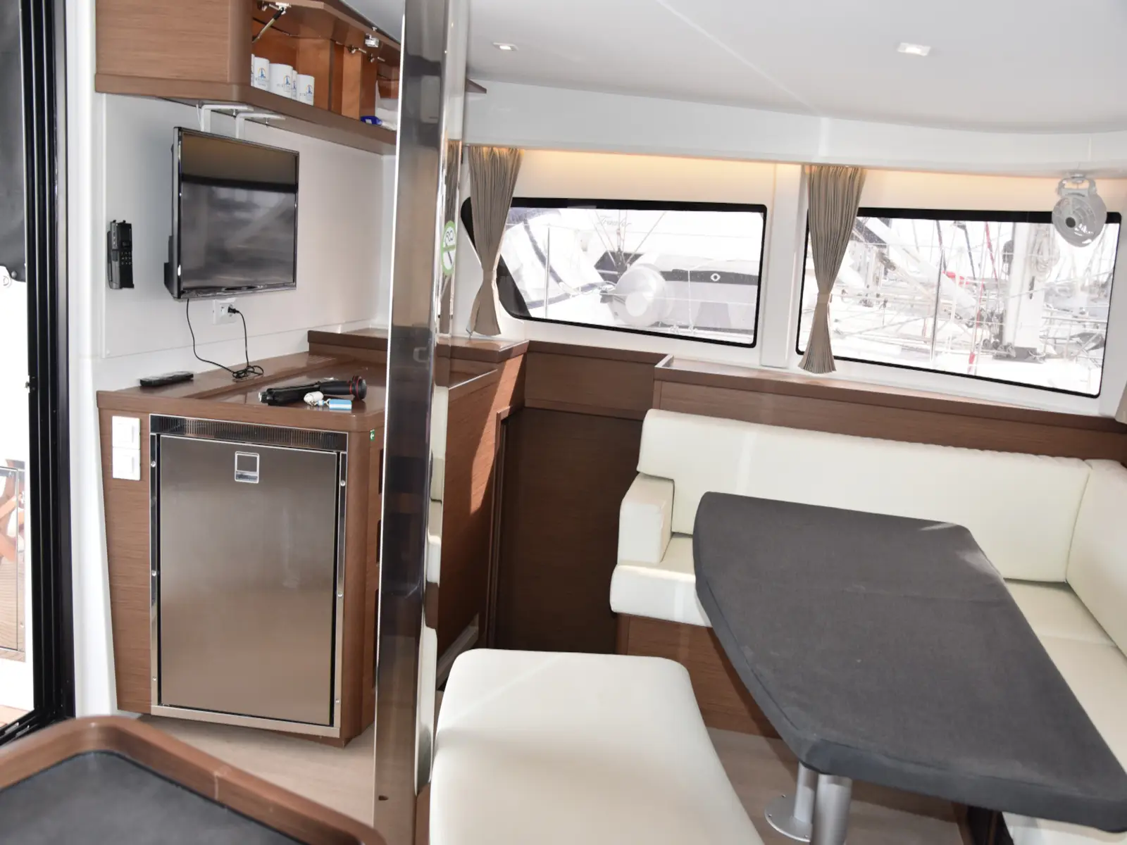 ARION AC, Gen, W.Maker, Interior image