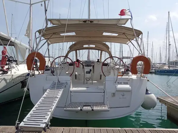 BLUE SWAN, Main image