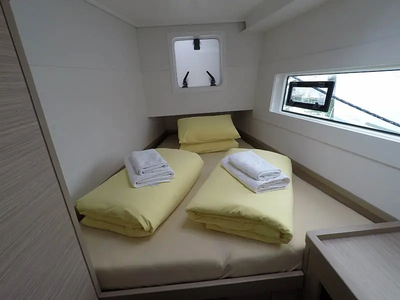 Tom Cat, Lagoon 40
