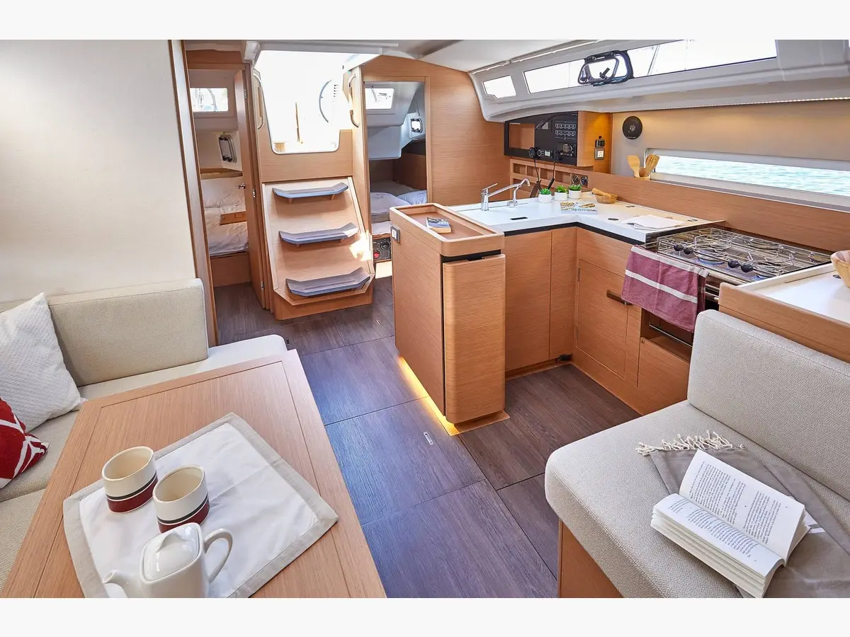 POLARIS , Interior image