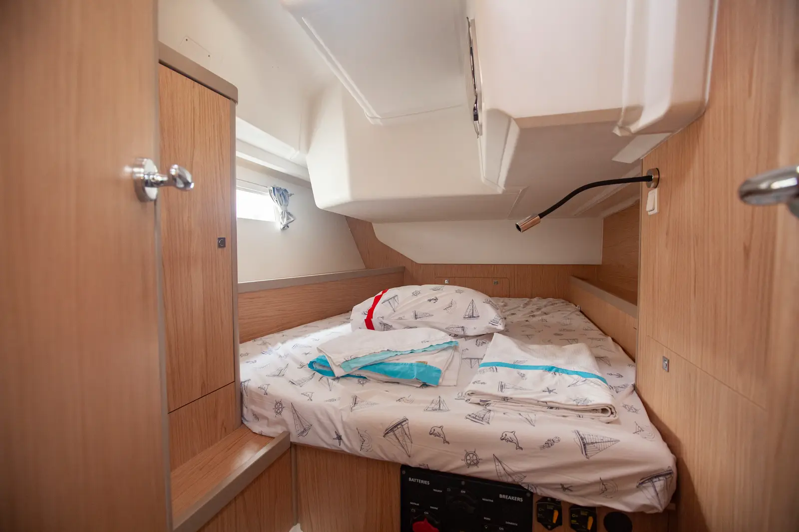 Hande, Aft Cabin (starboard side)