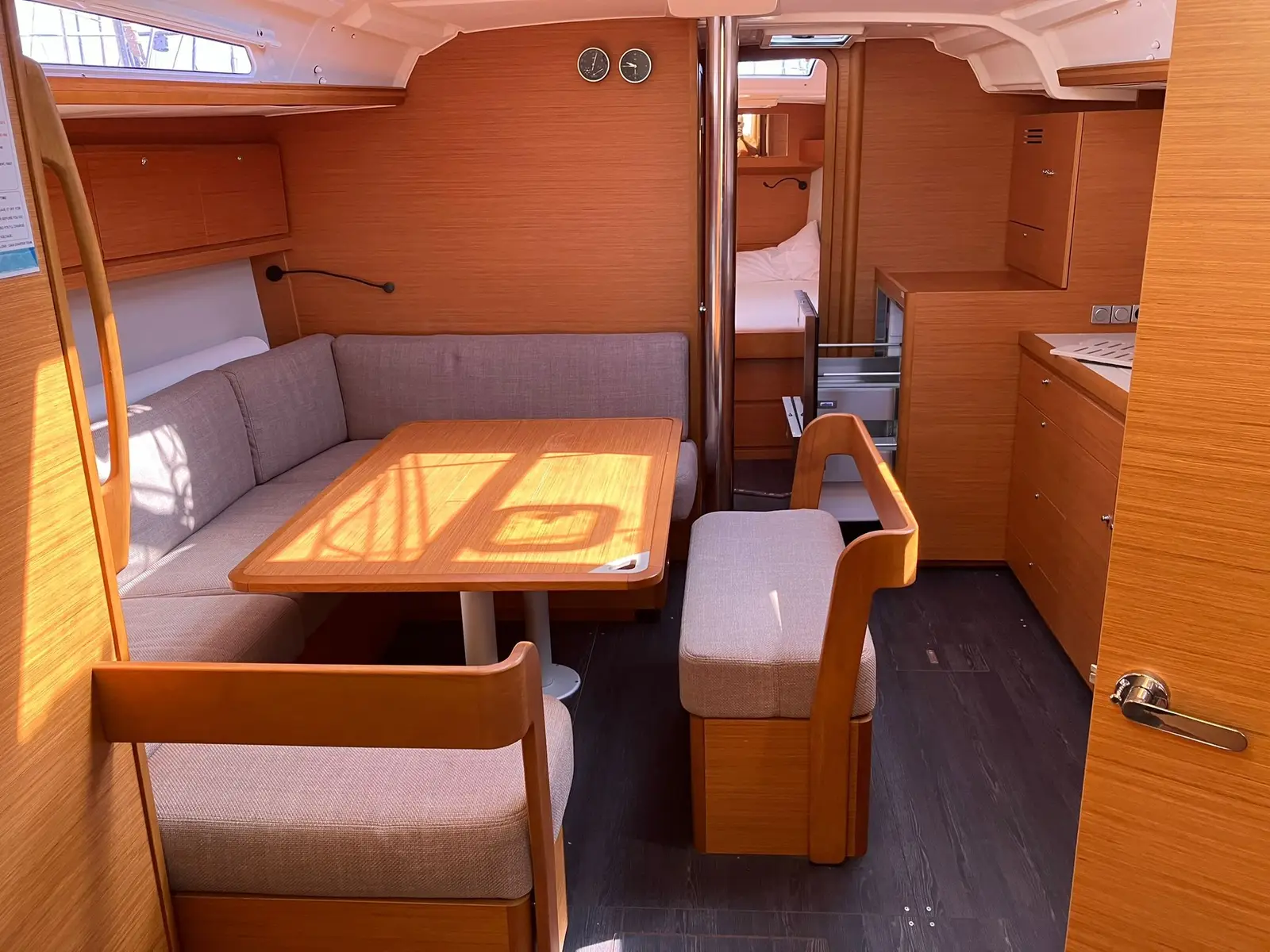 Pepsi, Interior image